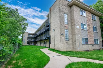 1404 W Estes Avenue, Chicago, IL 60626 - Photo 1