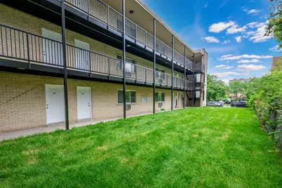 1404 W Estes Avenue, Chicago, IL 60626 - Photo 3