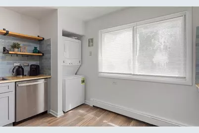 1404 W Estes Avenue, Chicago, IL 60626 - Photo 23