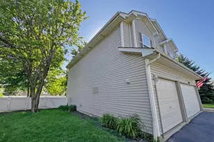 2001 Gray Hawk Dr, Plainfield, IL 60586 - Photo 3