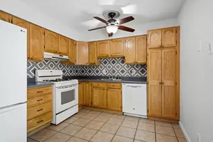 120 Ginger Creek Ct, Bloomington, IL 61704 - Photo 7