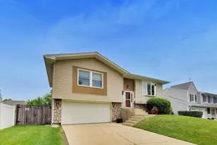 650 Nassau Dr, Roselle, IL 60172 - Photo 3