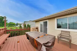650 Nassau Dr, Roselle, IL 60172 - Photo 29
