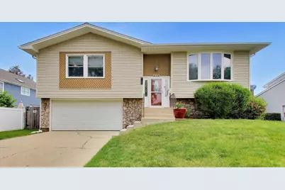 650 Nassau Drive, Roselle, IL 60172 - Photo 1