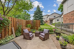 884 Bristol Dr, Barrington, IL 60010 - Photo 3