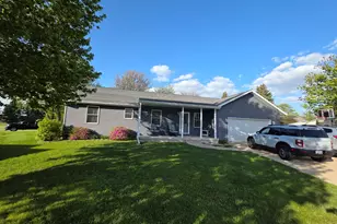 563 Pine Meadow Dr, Dixon, IL 61021 - Photo 1