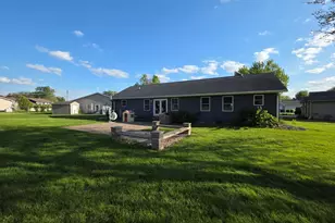 563 Pine Meadow Dr, Dixon, IL 61021 - Photo 3