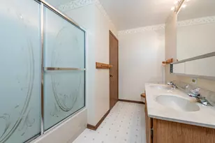 17505 W Woodland Dr, Grayslake, IL 60030 - Photo 17