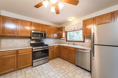 17505 W Woodland Drive, Grayslake, IL 60030 - Photo 11