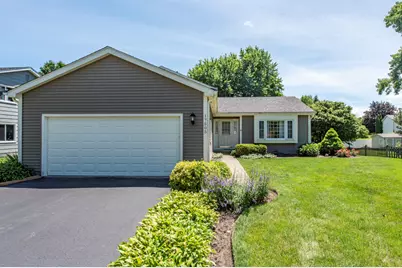 17505 W Woodland Drive, Grayslake, IL 60030 - Photo 3