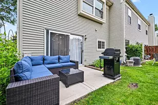 7555 Waterford Dr, Hanover Park, IL 60133 - Photo 19
