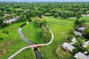 7555 Waterford Dr, Hanover Park, IL 60133 - Photo 35