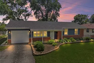 391 Walnut Ln, Elk Grove Village, IL 60007 - Photo 3
