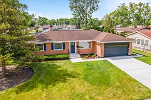 49 King Ln, Des Plaines, IL 60016 - Photo 3