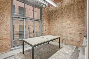 824 W Superior St, Chicago, IL 60642 - Photo 15