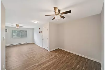 170 S Waters Edge Drive S #102, Glendale Heights, IL 60139 - Photo 5