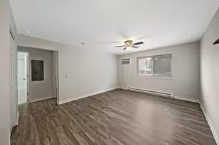 170 S Waters Edge Dr S, Glendale Heights, IL 60139 - Photo 3