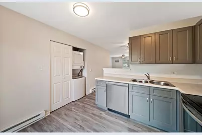 170 S Waters Edge Drive S #102, Glendale Heights, IL 60139 - Photo 7
