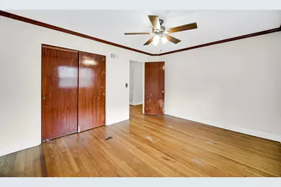 7248 N Ridge Boulevard, Chicago, IL 60645 - Photo 13