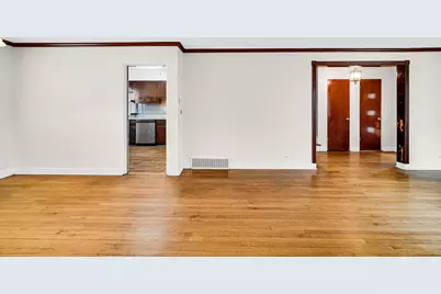 7248 N Ridge Boulevard, Chicago, IL 60645 - Photo 3