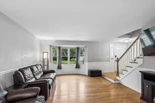 57 S Emerald Ave, Mundelein, IL 60060 - Photo 3