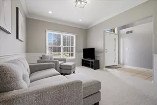 9 Brookline Ct, Bloomington, IL 61705 - Photo 5