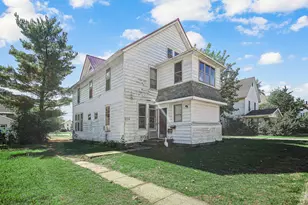 123 W Waupansie St, Dwight, IL 60420 - Photo 1