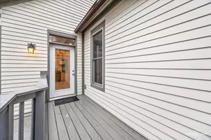 255 Bartlett Pl, Elgin, IL 60120 - Photo 3
