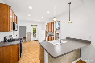 255 Bartlett Pl, Elgin, IL 60120 - Photo 5
