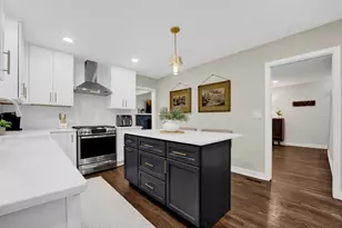 141 Adler Dr, Libertyville, IL 60048 - Photo 9