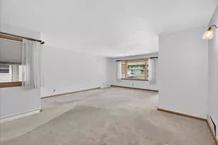 404 Fairview Blvd, Rockford, IL 61107 - Photo 7