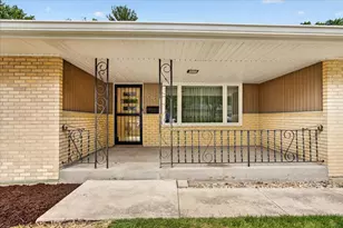 404 Fairview Blvd, Rockford, IL 61107 - Photo 5