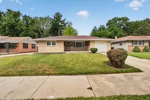 404 Fairview Blvd, Rockford, IL 61107 - Photo 3