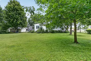 215 W Harrison St, Belvidere, IL 61008 - Photo 47