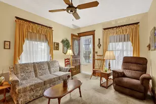 215 W Harrison St, Belvidere, IL 61008 - Photo 13