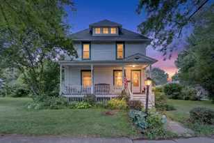 215 W Harrison St, Belvidere, IL 61008 - Photo 1