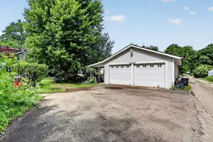215 W Harrison St, Belvidere, IL 61008 - Photo 51