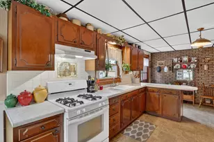215 W Harrison St, Belvidere, IL 61008 - Photo 23