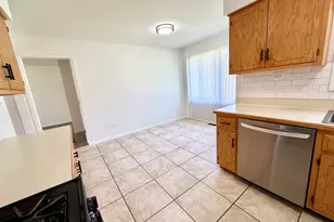 2337 Golfview Dr, Joliet, IL 60435 - Photo 9