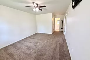 2337 Golfview Dr, Joliet, IL 60435 - Photo 11