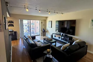828 Graceland Ave, Des Plaines, IL 60016 - Photo 3