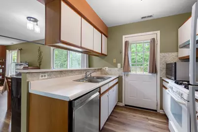 417 Newbury Drive, Island Lake, IL 60042 - Photo 9