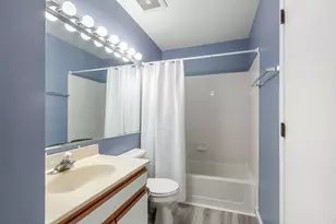 417 Newbury Dr, Island Lake, IL 60042 - Photo 13