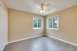 32 N Main St, Glen Ellyn, IL 60137 - Photo 9