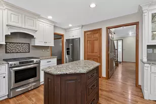 7806 Regency Grove Dr, Darien, IL 60561 - Photo 7