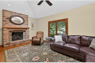 7806 Regency Grove Drive, Darien, IL 60561 - Photo 11