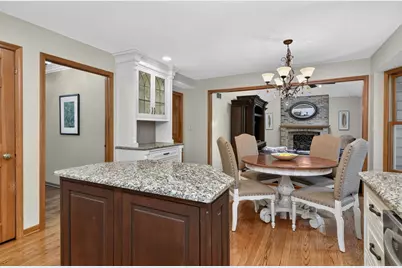 7806 Regency Grove Drive, Darien, IL 60561 - Photo 9