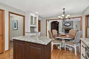 7806 Regency Grove Dr, Darien, IL 60561 - Photo 9