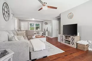 2512 Highland Dr, Lindenhurst, IL 60046 - Photo 3