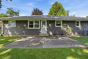 2512 Highland Dr, Lindenhurst, IL 60046 - Photo 19
